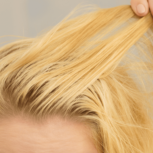 Cómo combatir el cabello graso: una guía sencilla